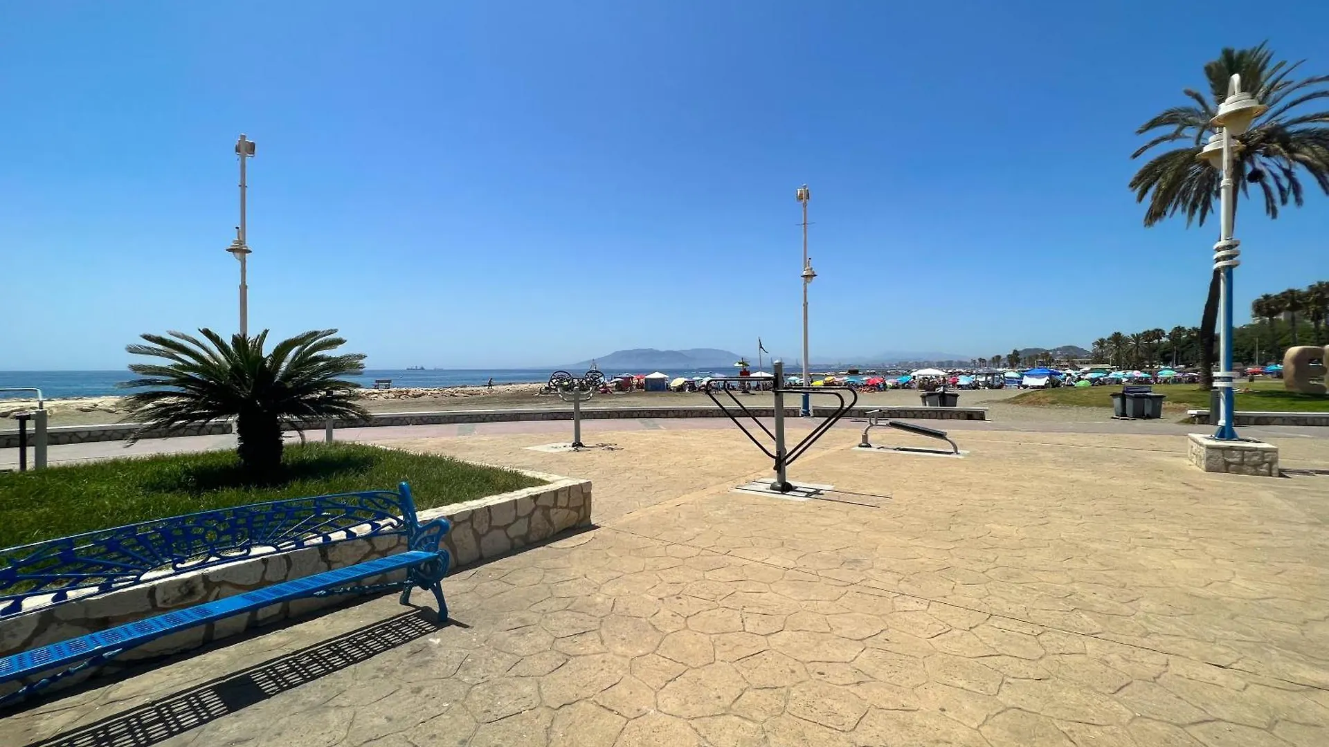 Apartment 150 M From El Palo Beach, Màlaga