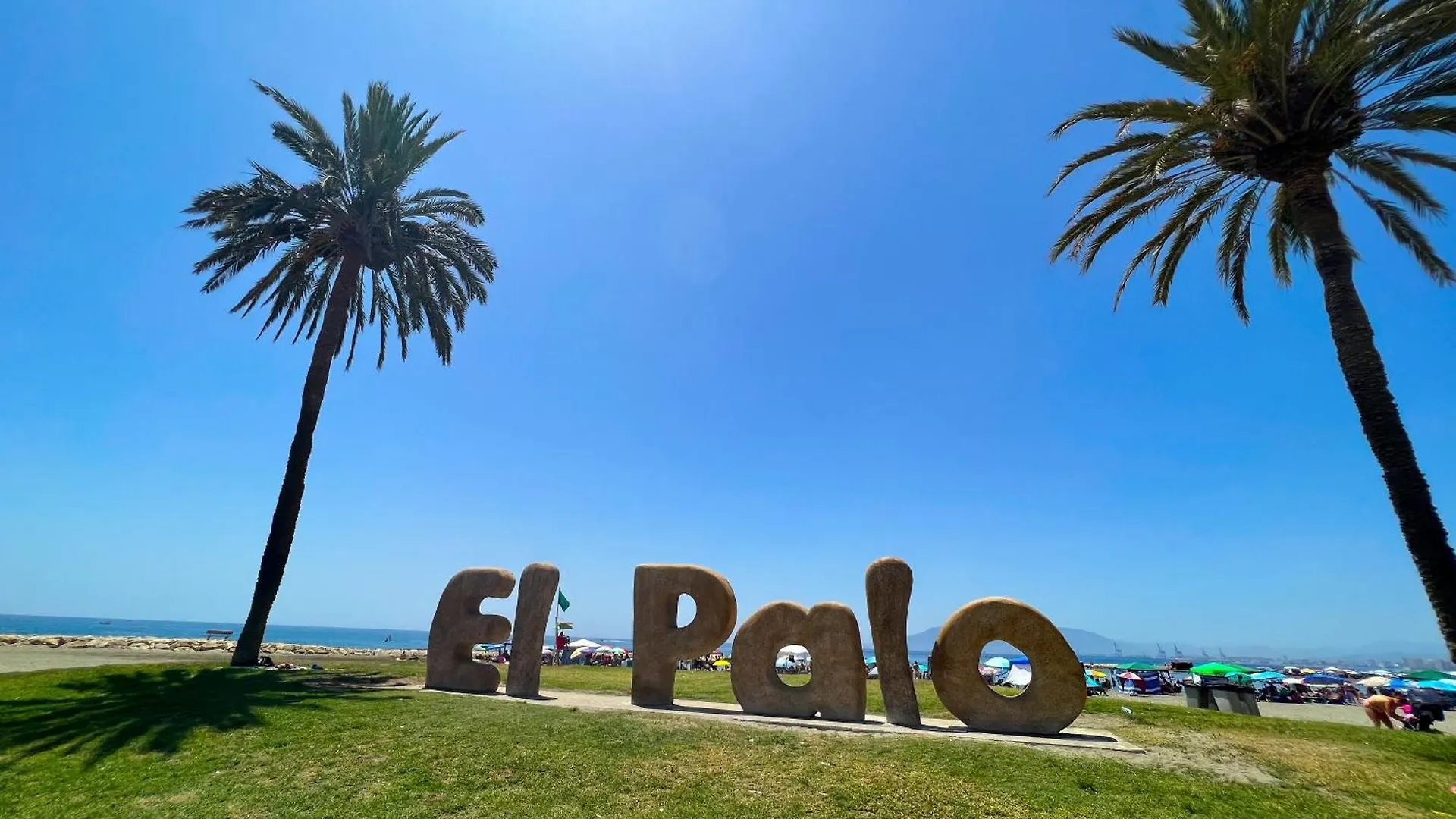 Apartment 150 M From El Palo Beach, Màlaga